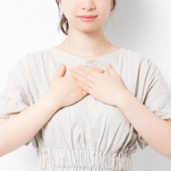 胸が小さい女性の魅力とは？小さいことによるメリットも紹介！